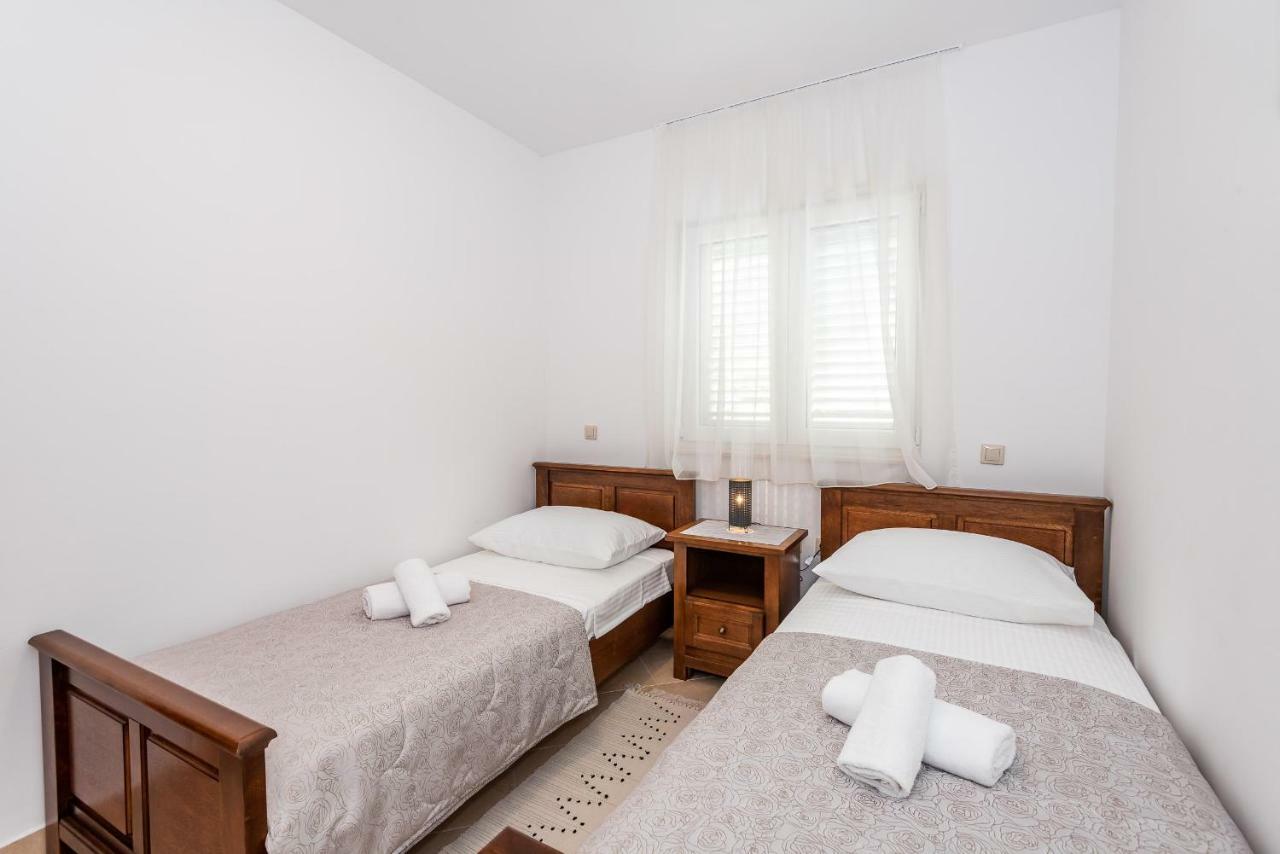 Apartmani Marina Klek Eksteriør bilde